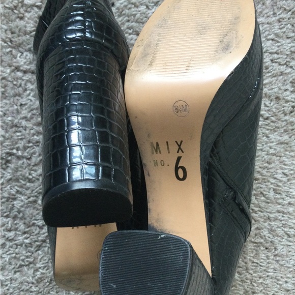 Glossed Faux Crocodile Platform Ankle Boots - Picture 4 of 16